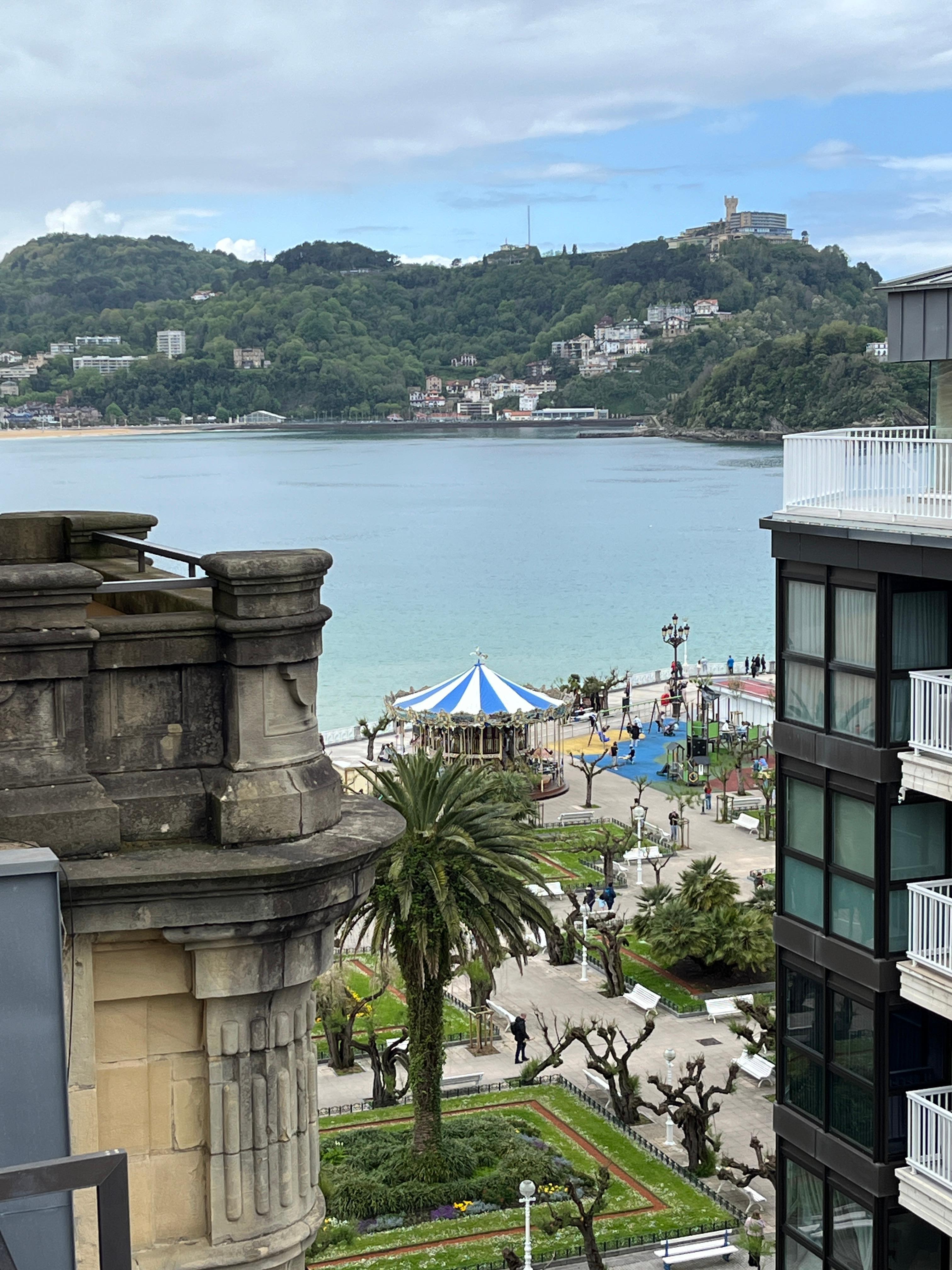 balcony view to Alderi Eder Parkea & carousel 