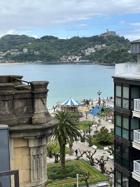balcony view to Alderi Eder Parkea & carousel