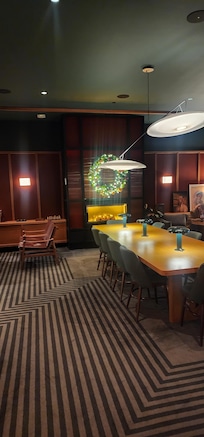 Lounge area - closed on New Year's eve with no notice.