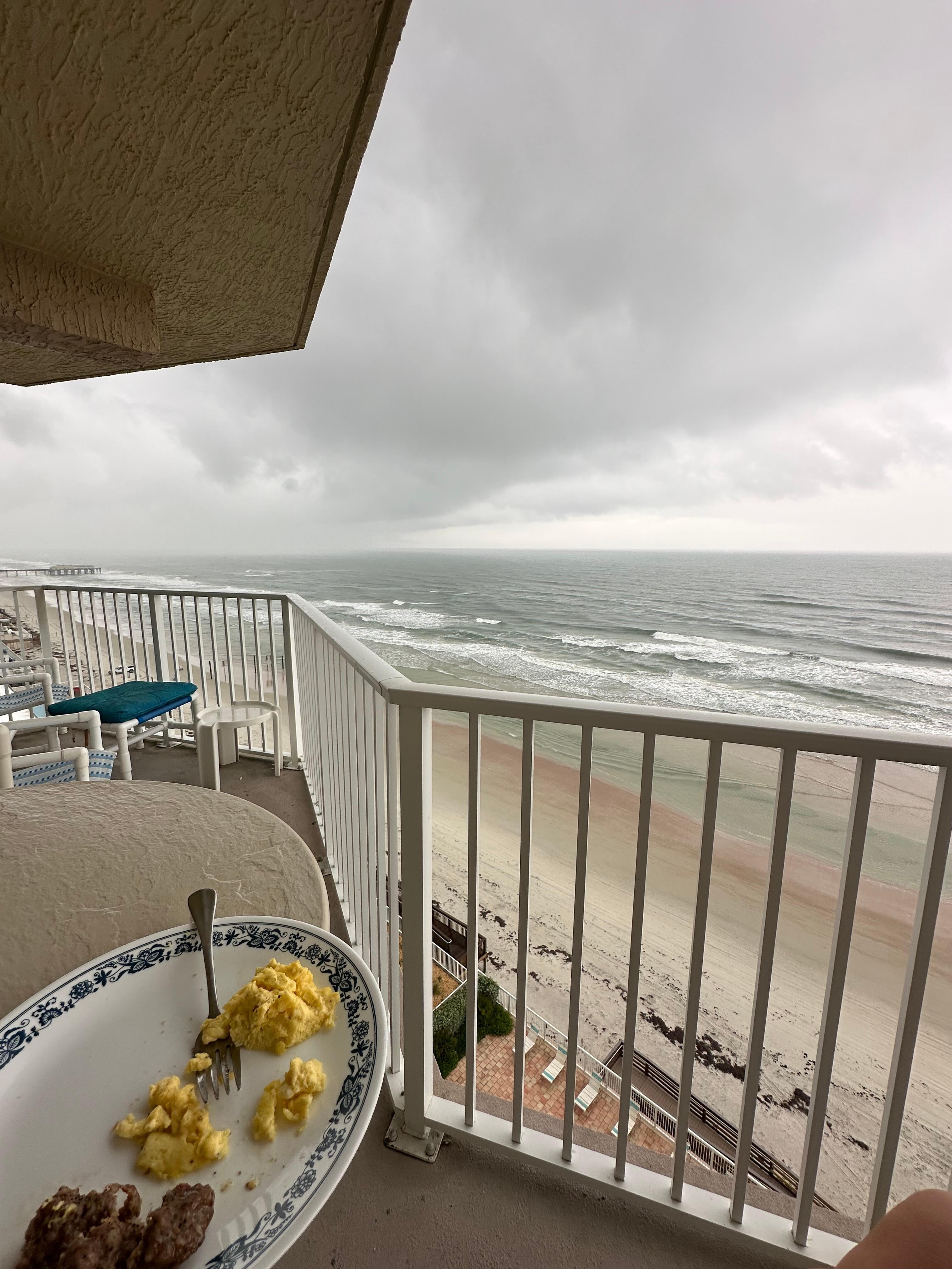 Breakfast at the beach 