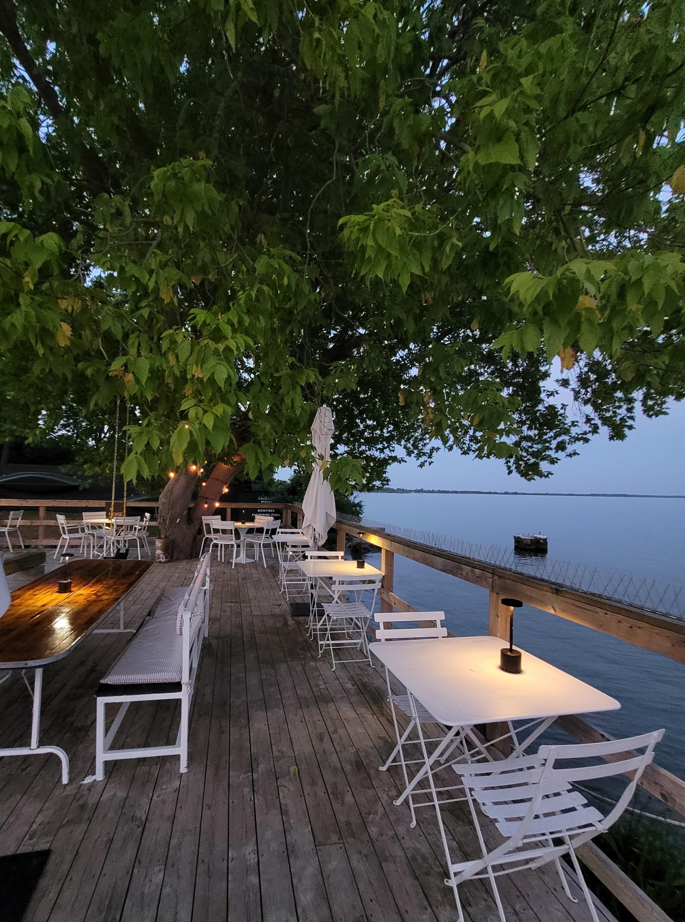 The dinning deck