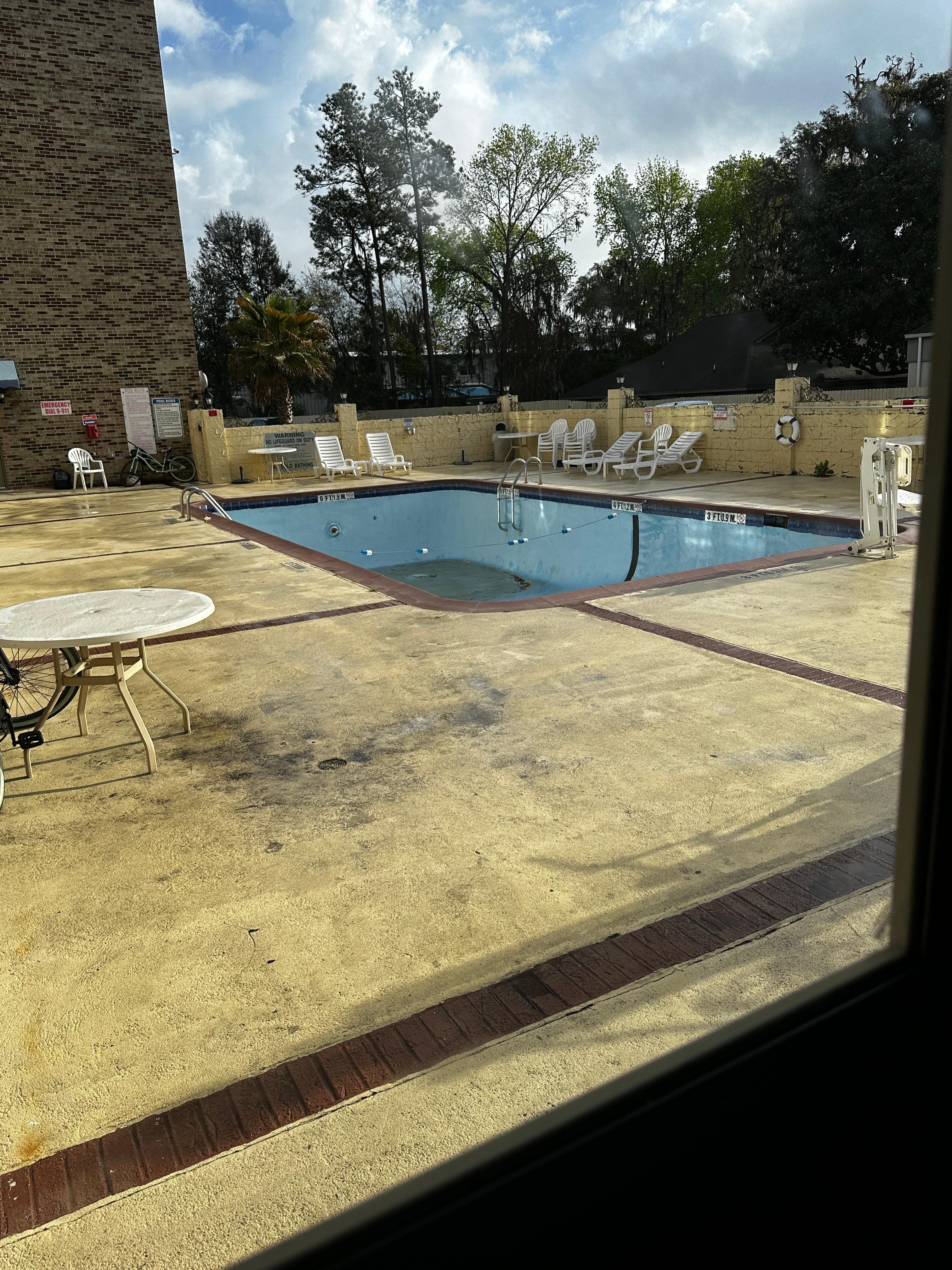 Pool empty 