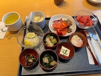 Small sample of breakfast option. Toast and pastry western options not pictured but also offered here.
