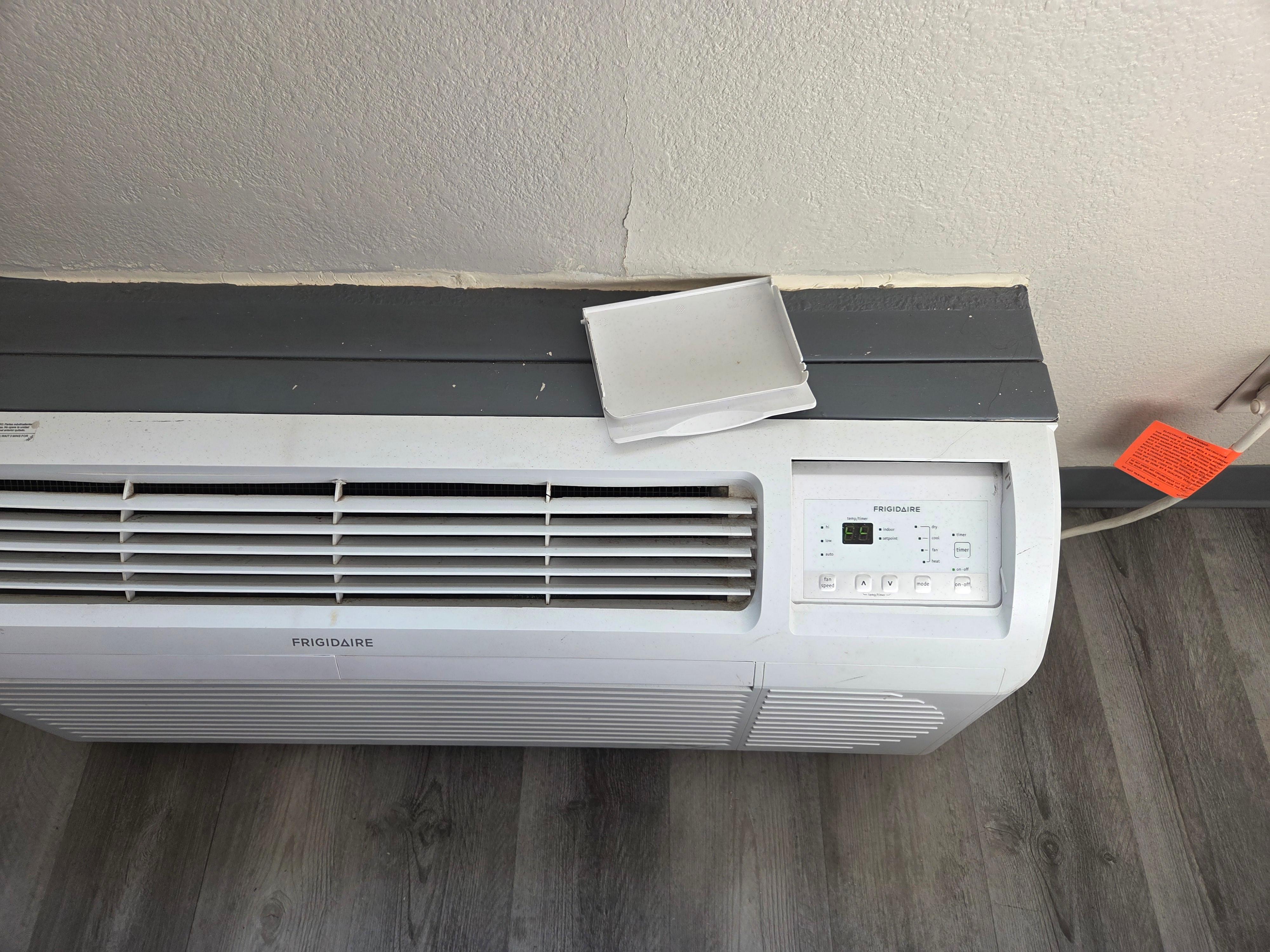 A/C dirty and in need of service.