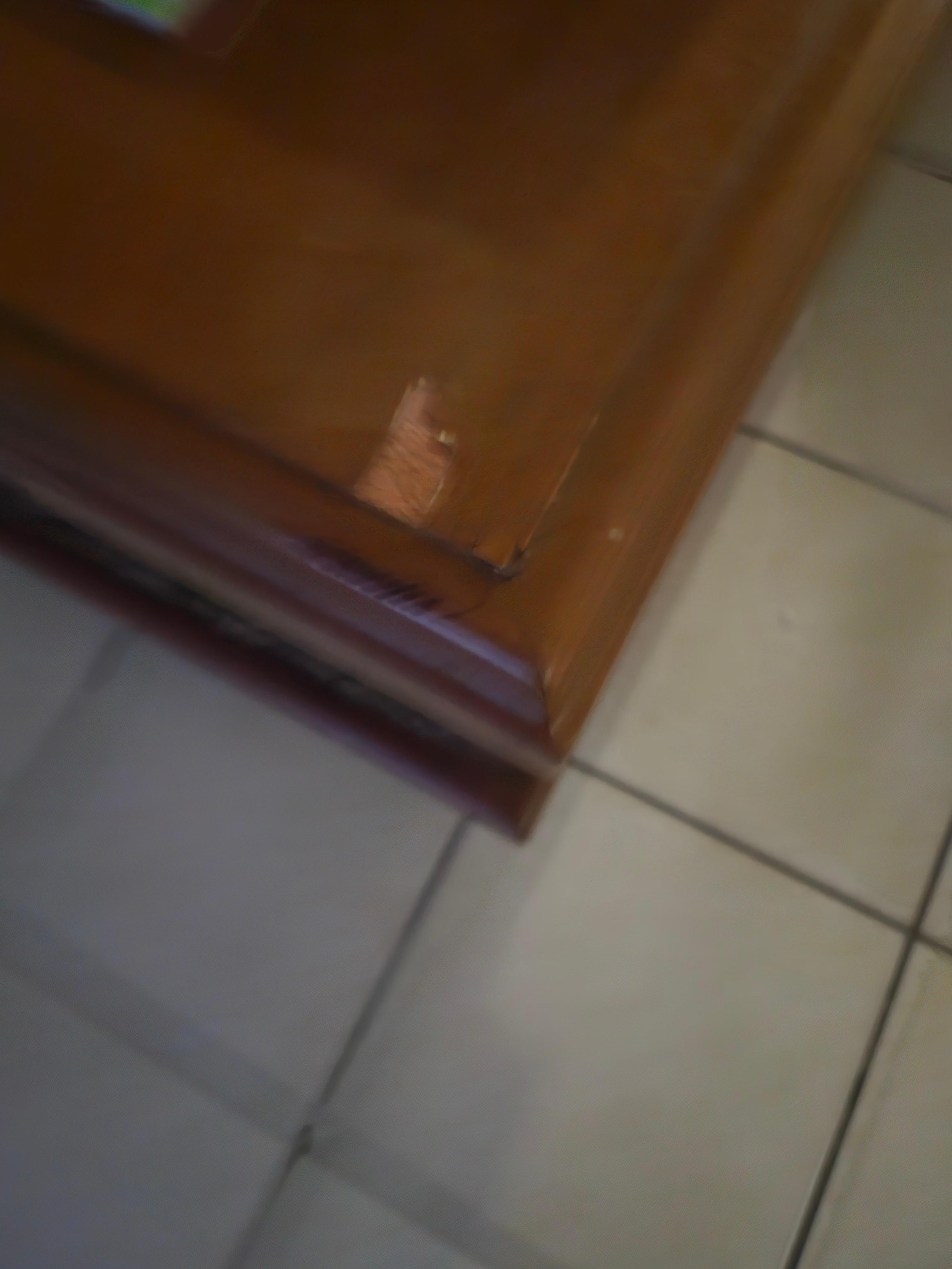 Chips out of furniture 