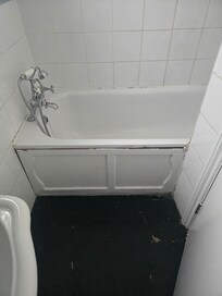 Best room with damaged panels