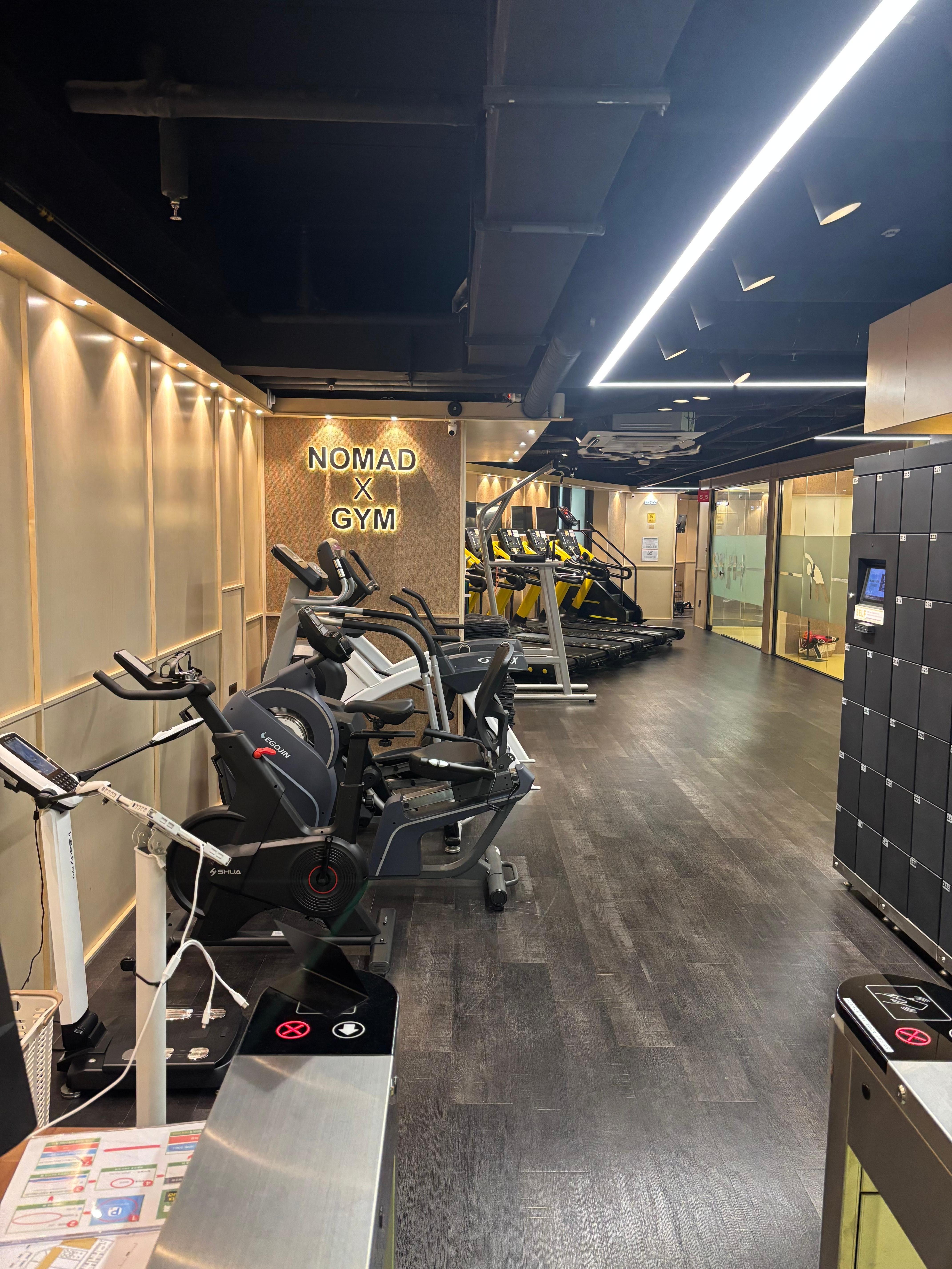 住戶可以免費使用,飯店櫃檯有QRCODE可使用。