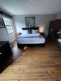 Deluxe king room river view