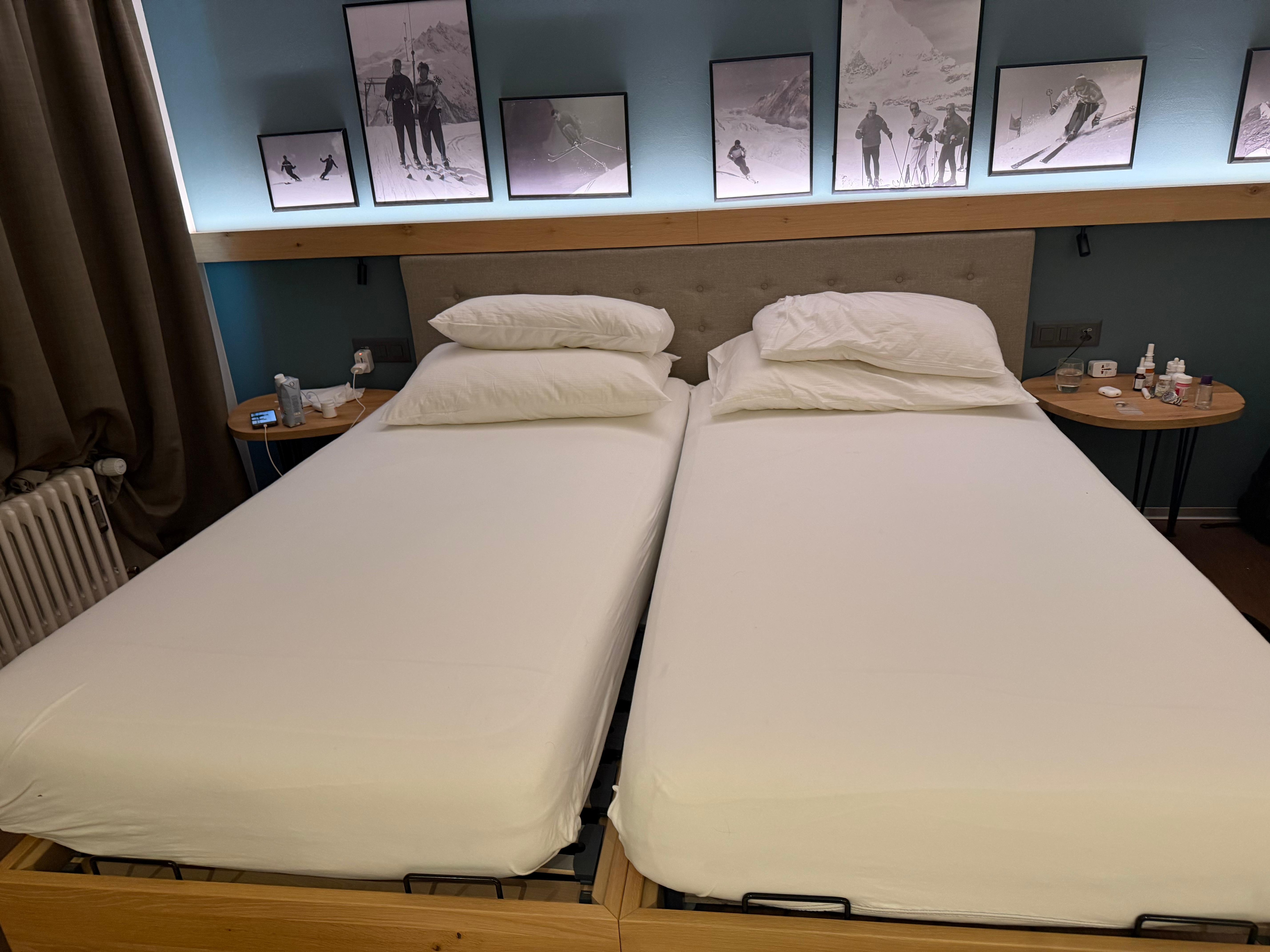 This was the bedding. Obviously 2 twins, not a king bed , as advertised 