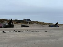 Nede på stranden som ligger 2-4 minutter gåtur fra huset