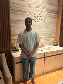 Johnny was such a great masseuse I asked for a picture!