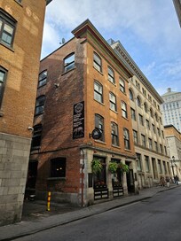Pub Saint Pierre a block away