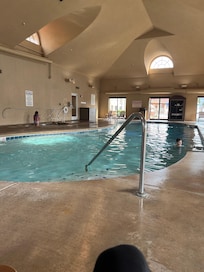 Indoor pool/hot tub