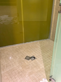 Had to use towels to stop the water from leaking into the room.