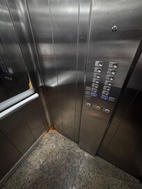 Sujeira no elevador