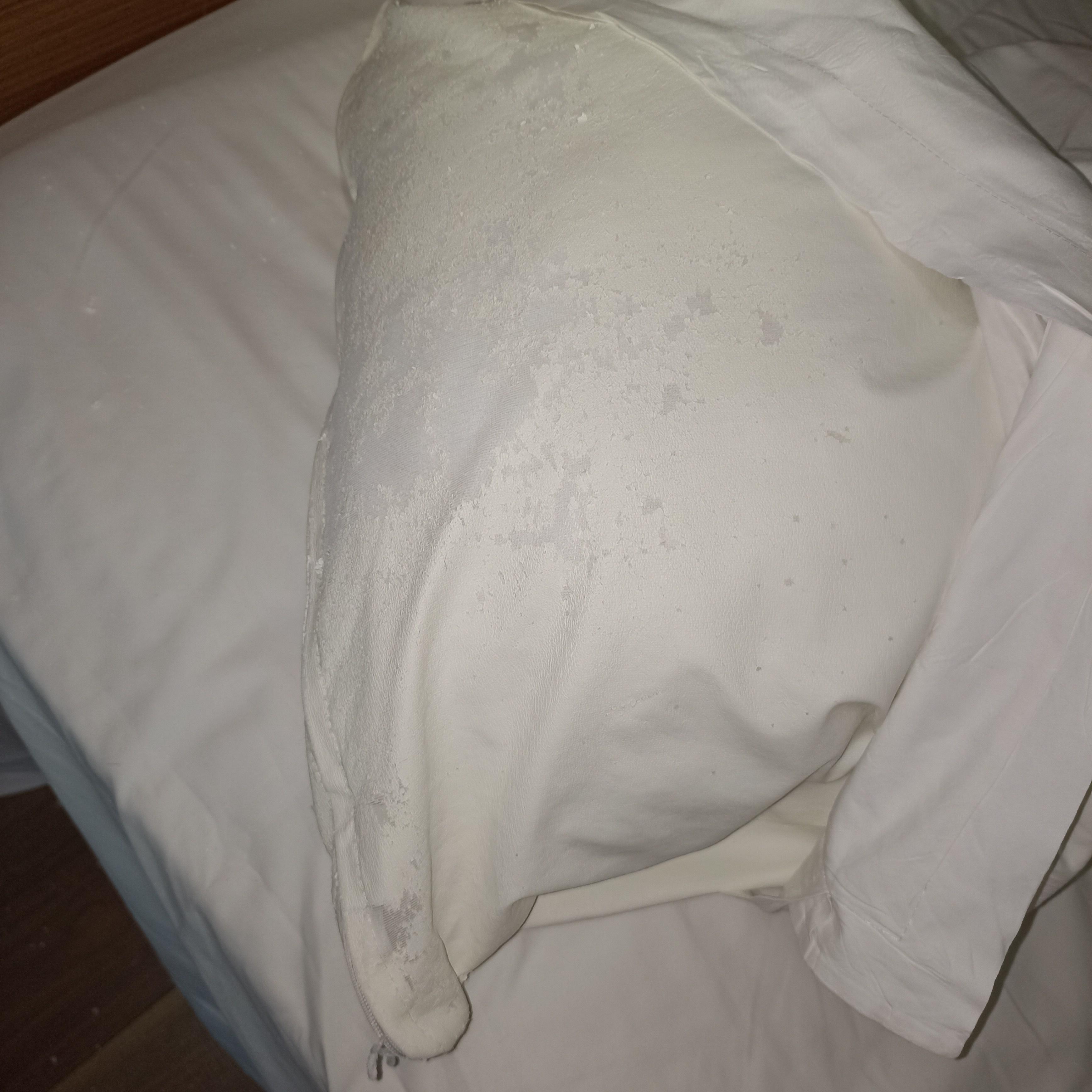 UN DRAMA DORMIR CON ESTAS ALMOHADAS