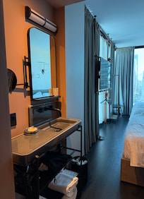 2 queen bed room
