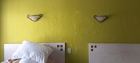Habitaciones demasiado pequeñas y con rastros claros de humedad