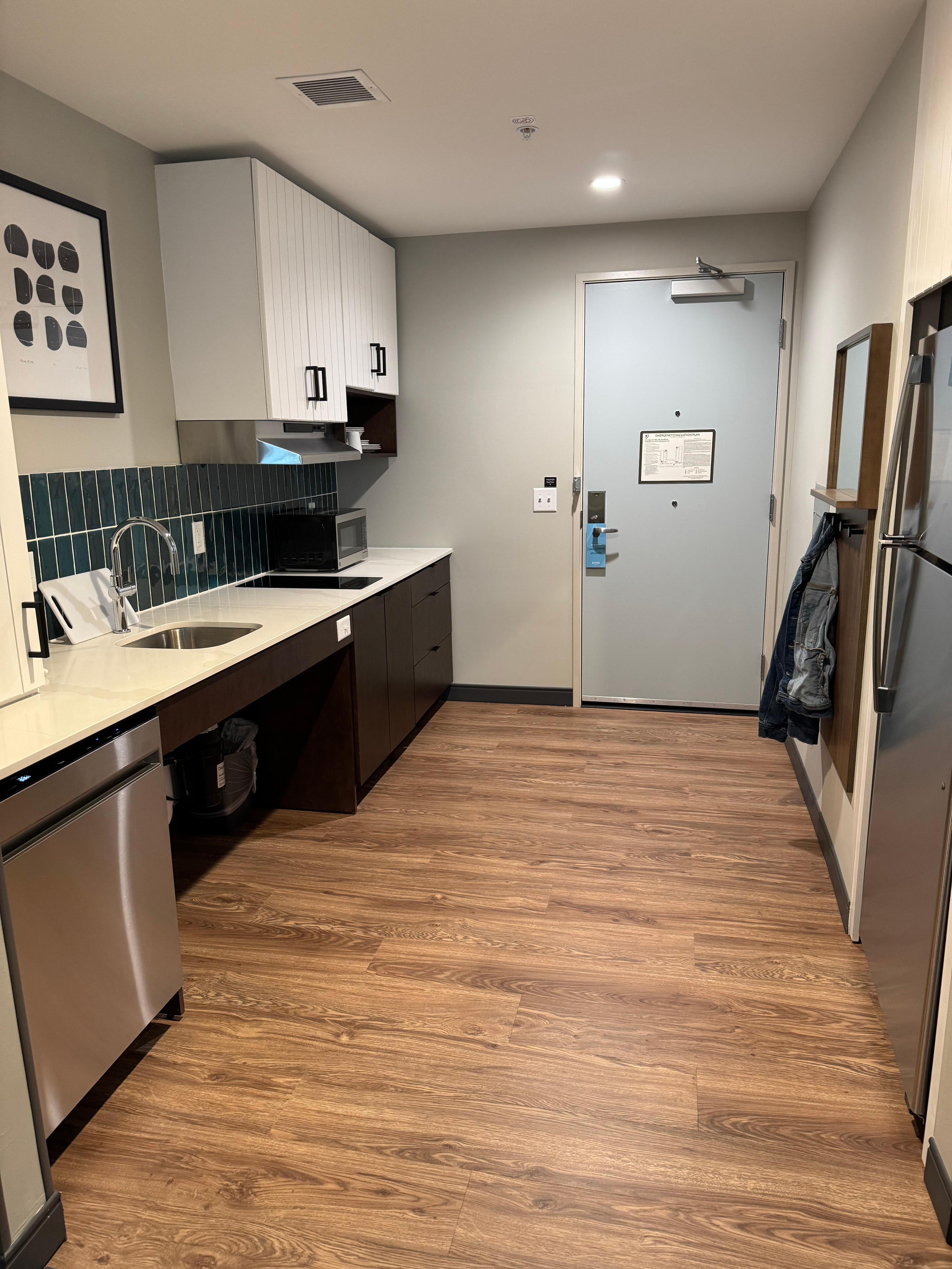Great kitchenette!