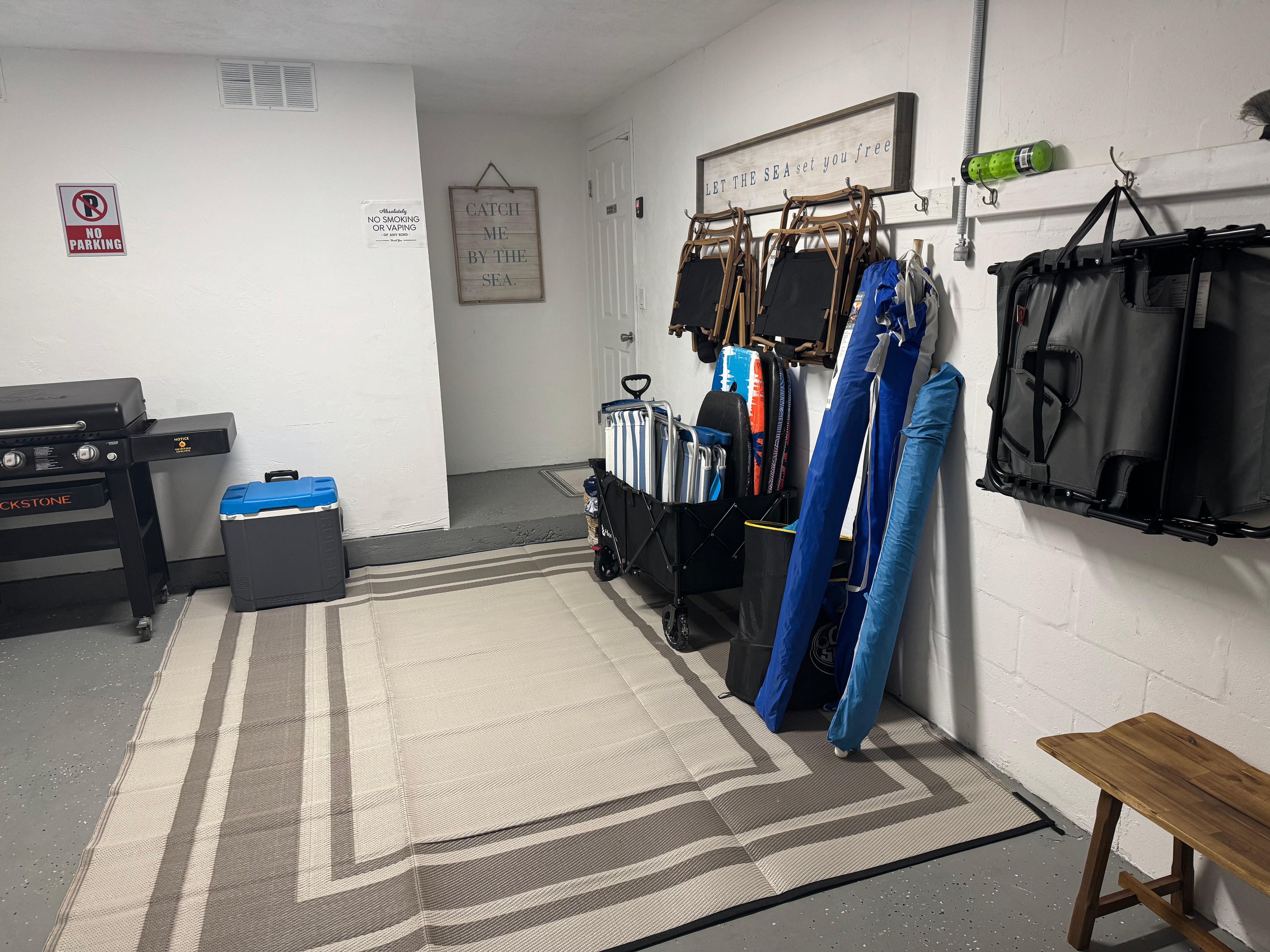 All things needed for a day on the beach. Even the garage was immaculate. 