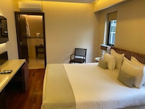 Spacious bedroom