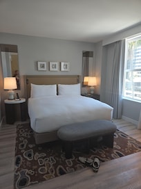 King room, city view