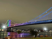 Night view of Ben Franklin Bridge