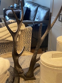 .. .. surrounded by such intentional wildlife pieces felt like I was HOME! 🥰