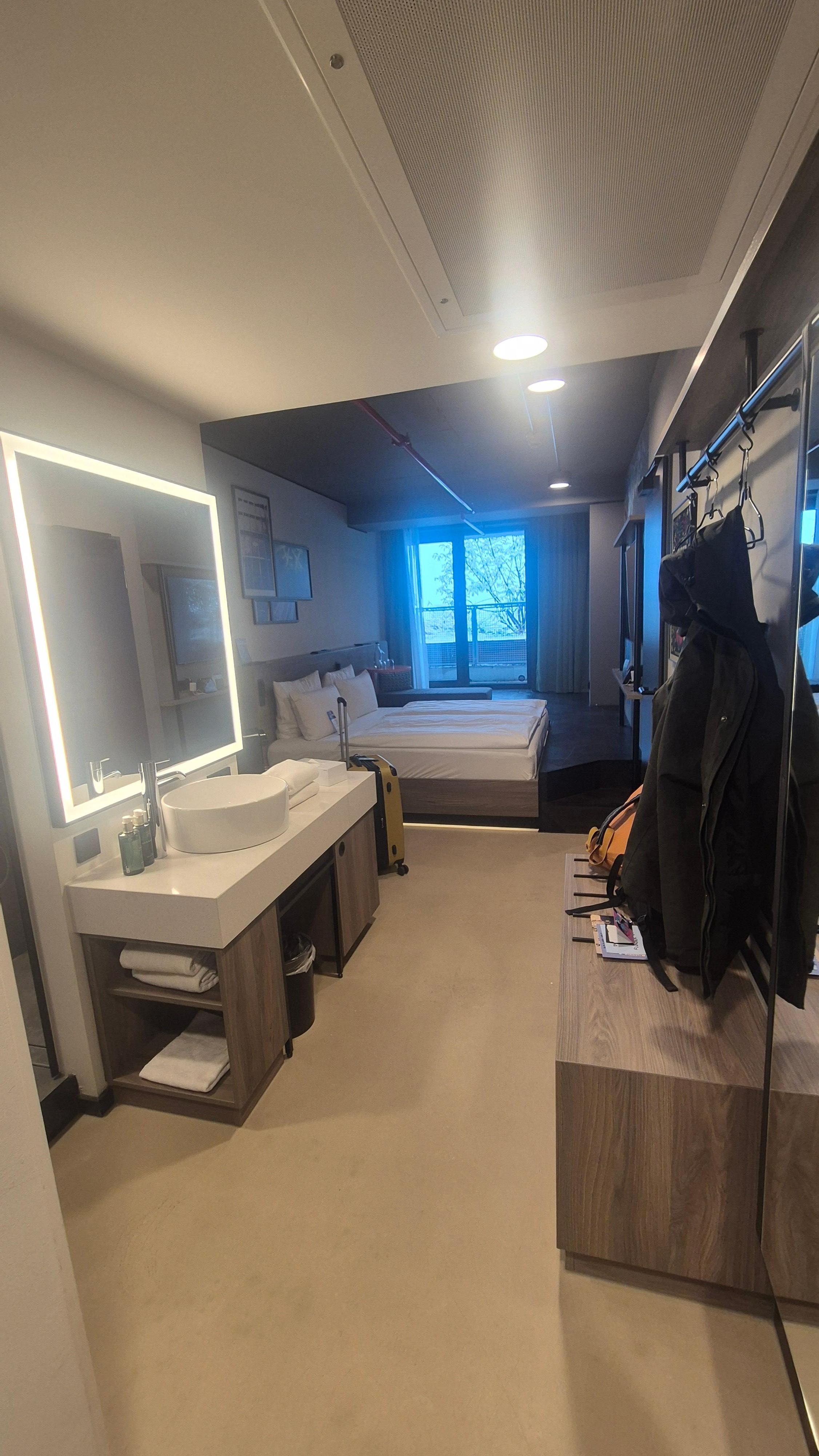 Doppelzimmer mit Kingsize-Bett 