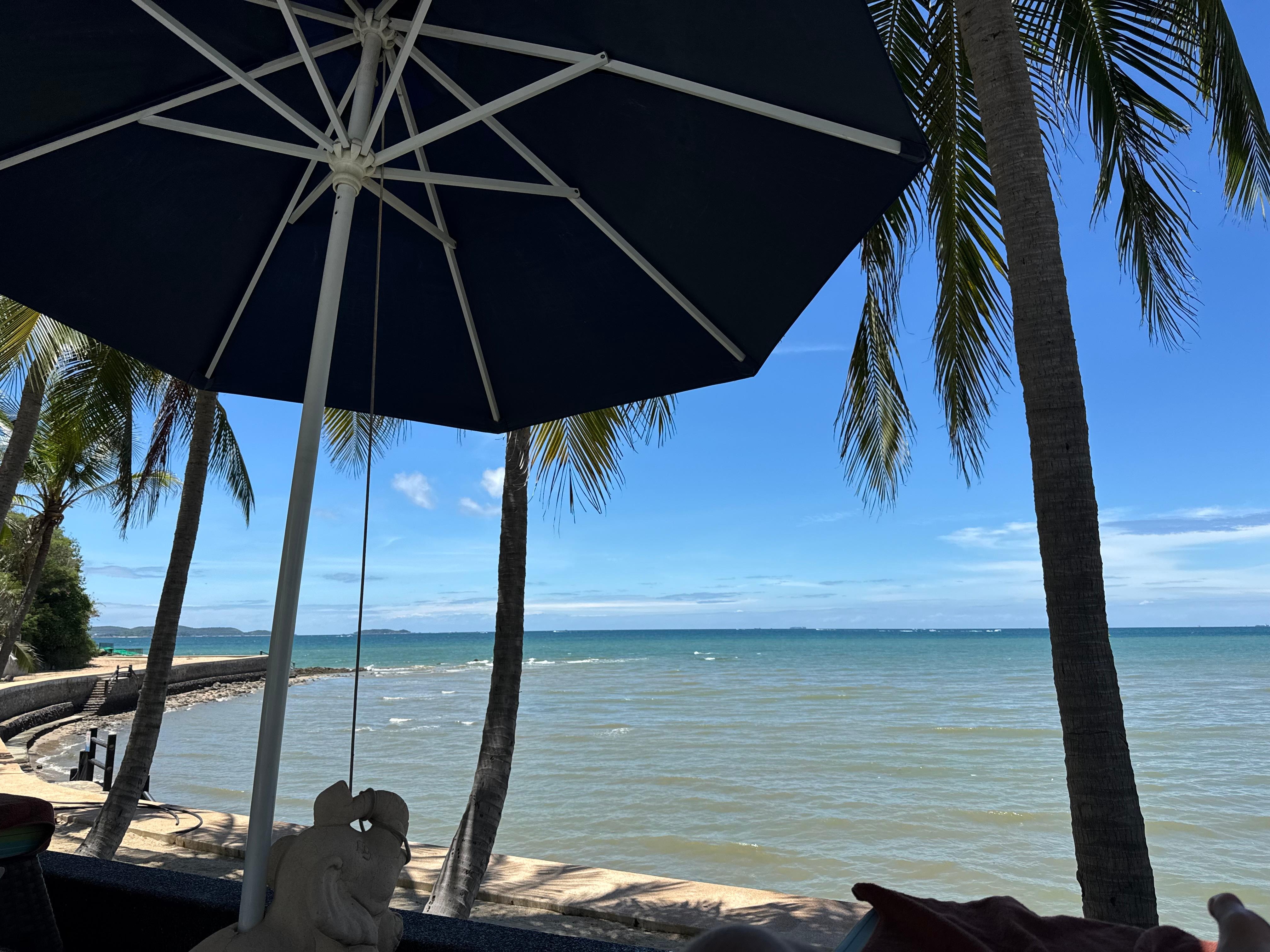 Well appointed reserved chair with complimentary fruit skewers which staff generously comes by to replenish on a fairly frequent basis. Nice touch and a welcomed treat on a beautiful hot sunny day. 
