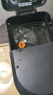 Coffee pot broken, water leaks out not into cup.