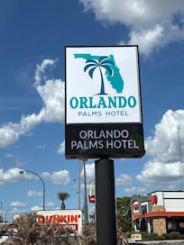 THE ORLANDO PALMS HOTEL! đ©