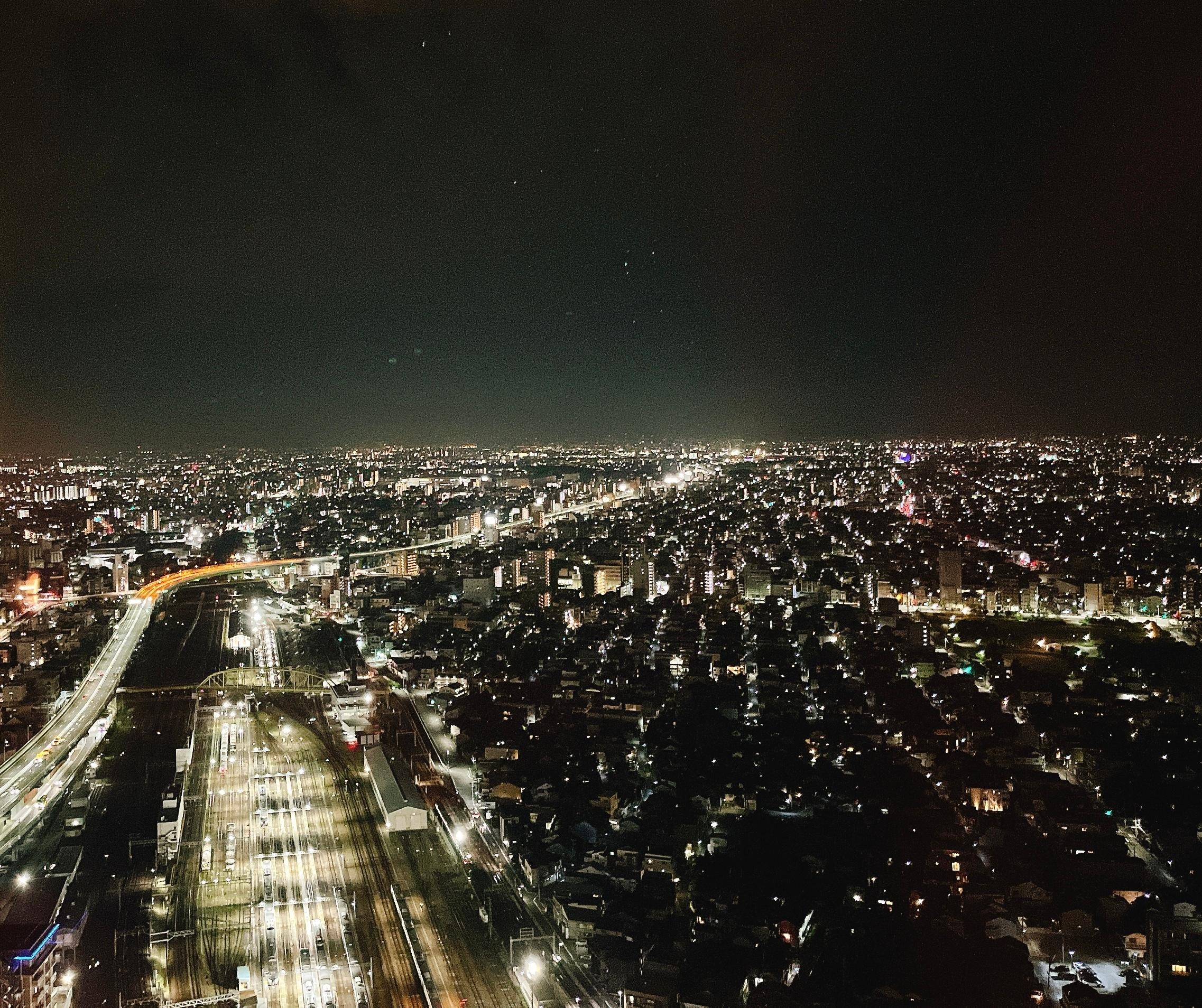 房間看出去的夜景