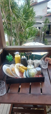 Café da manhã na sacada, inesquecível.