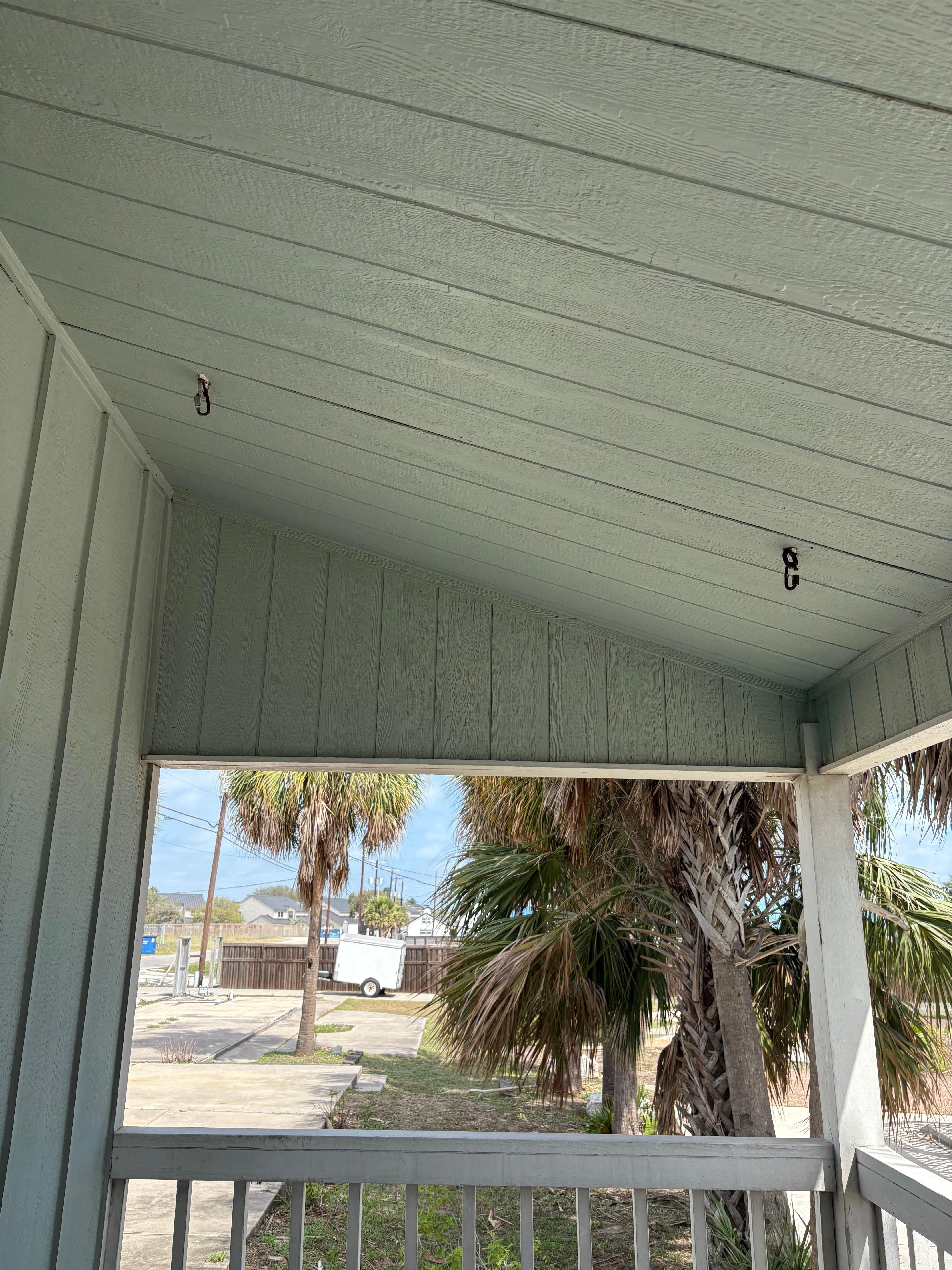 Missing Swing! 
FALSE ADVERTISING! 