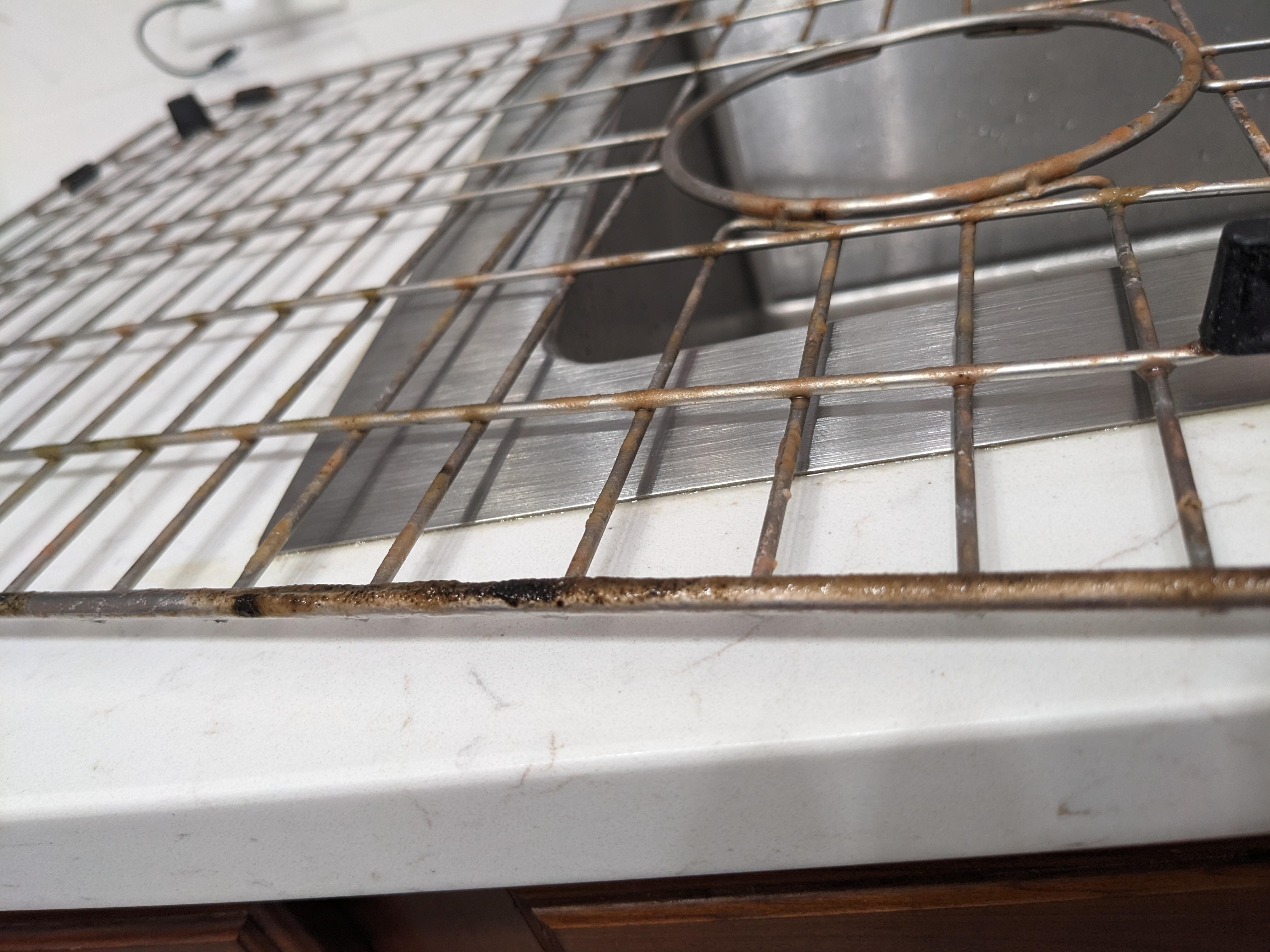 Dish drainer close-up