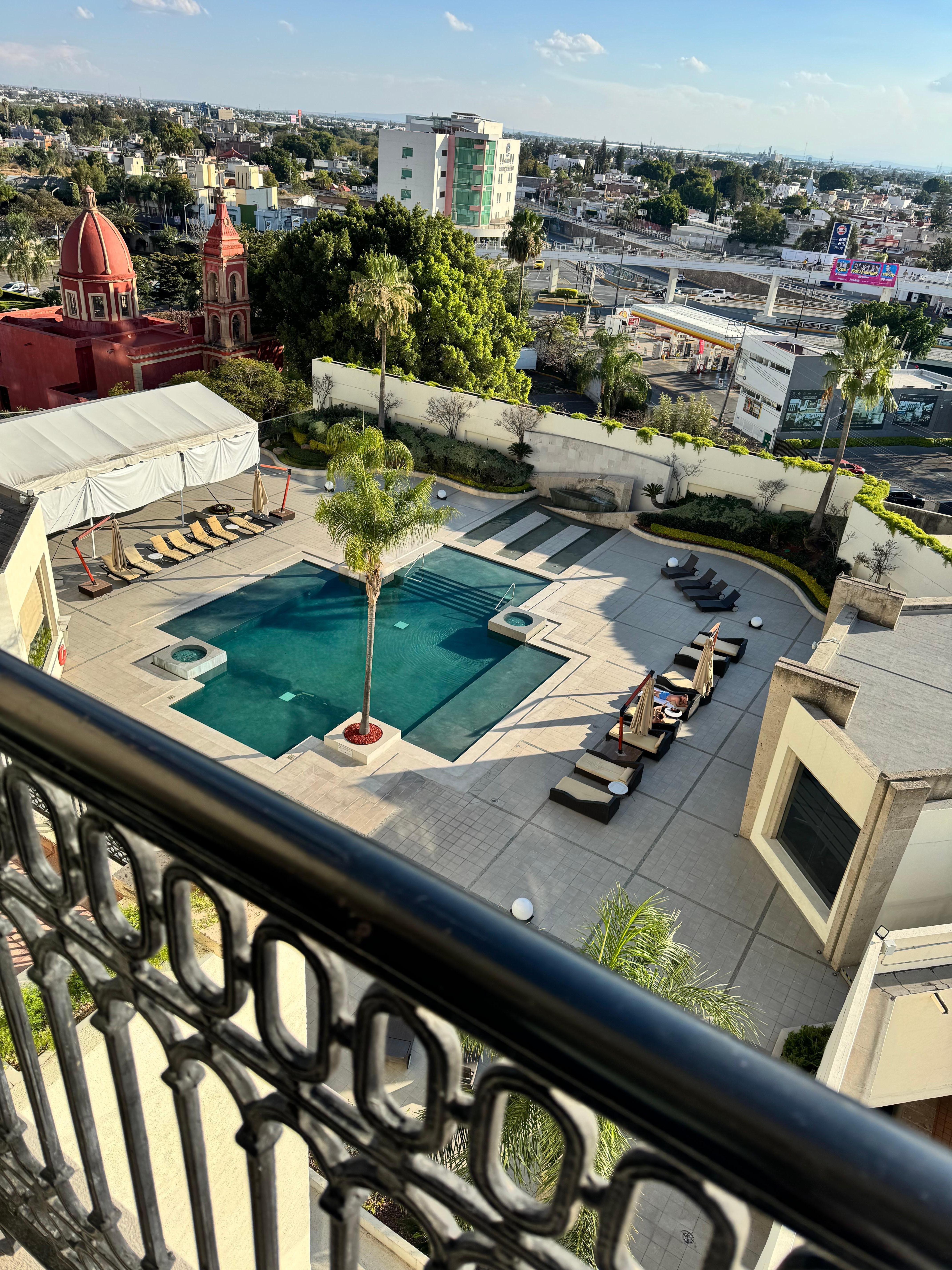 Vista desde el balcón del 6to piso de la alberca