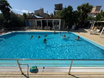 Piscina di giorno