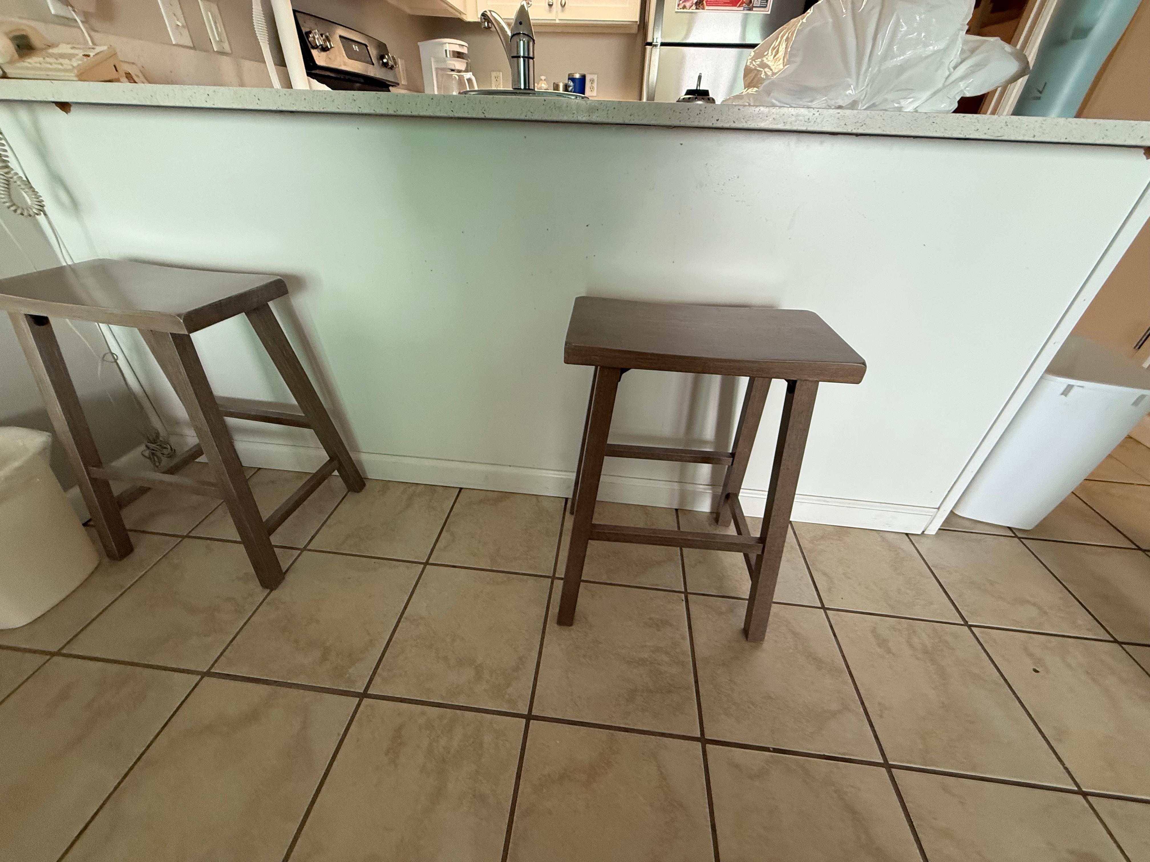 Splatter on the wall at bar.