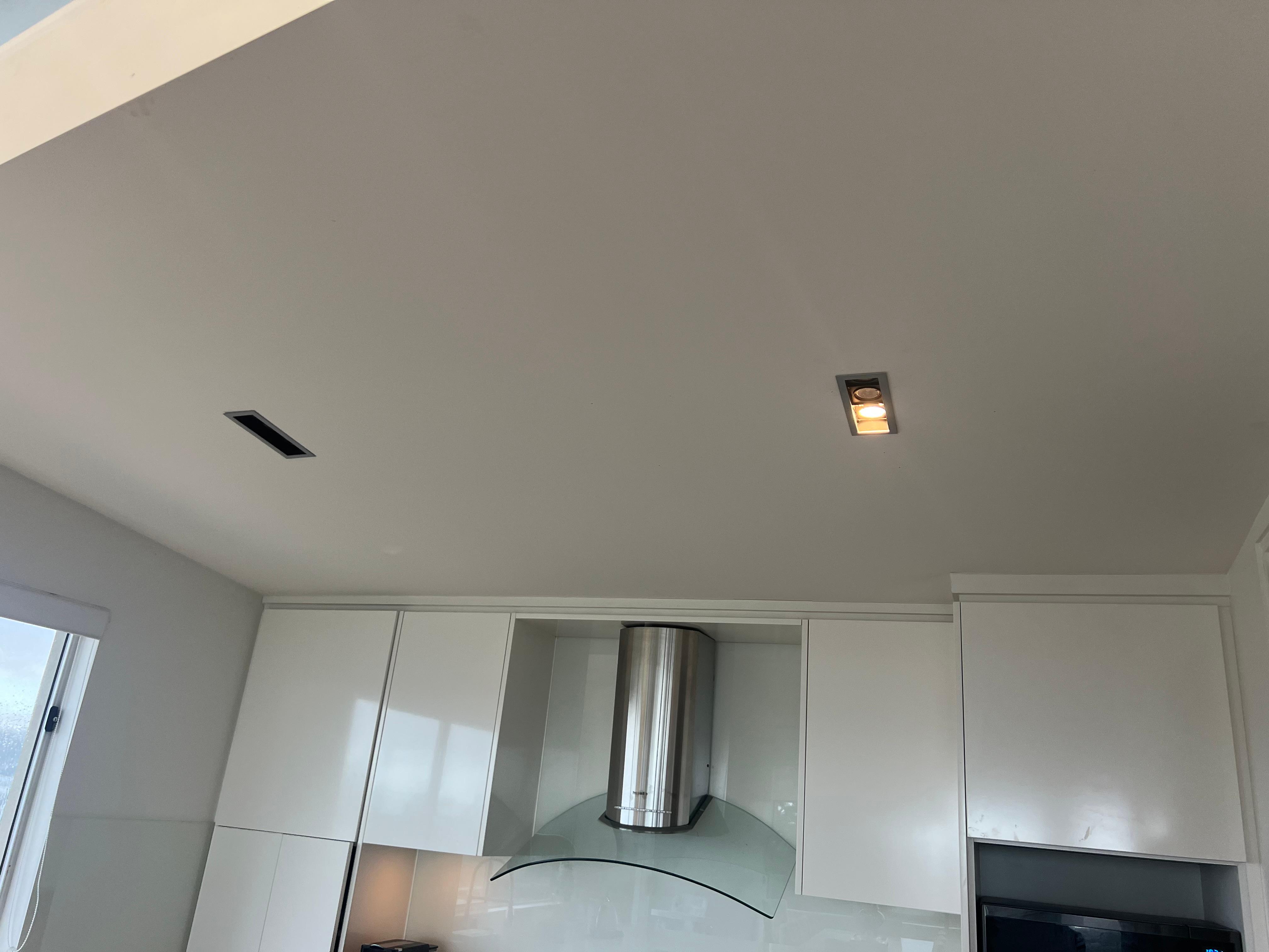 lighting in the kitchen was faulty as you can see