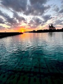 ๅฐใๆญฉใใฐๅคๆฅใ่ฆณใใพใใ