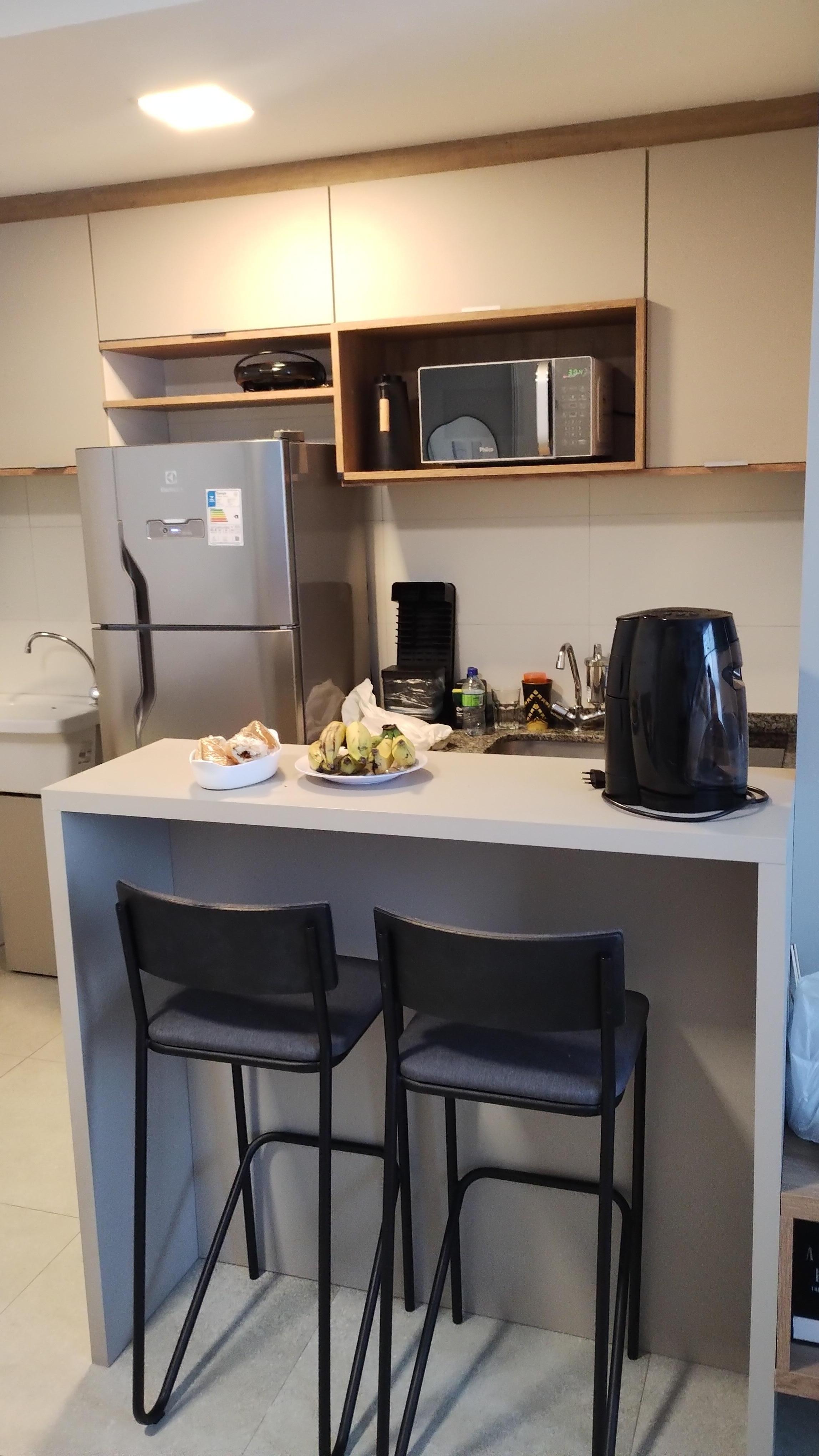 Acomodação completa para 4 pessoas, ultra funcional com todos os equipamentos: de limpeza, lavanderia, cozinha(cafeteira expresso), secador, fogão de indução, pano de prato,sacos para lixo e demais utensílios.