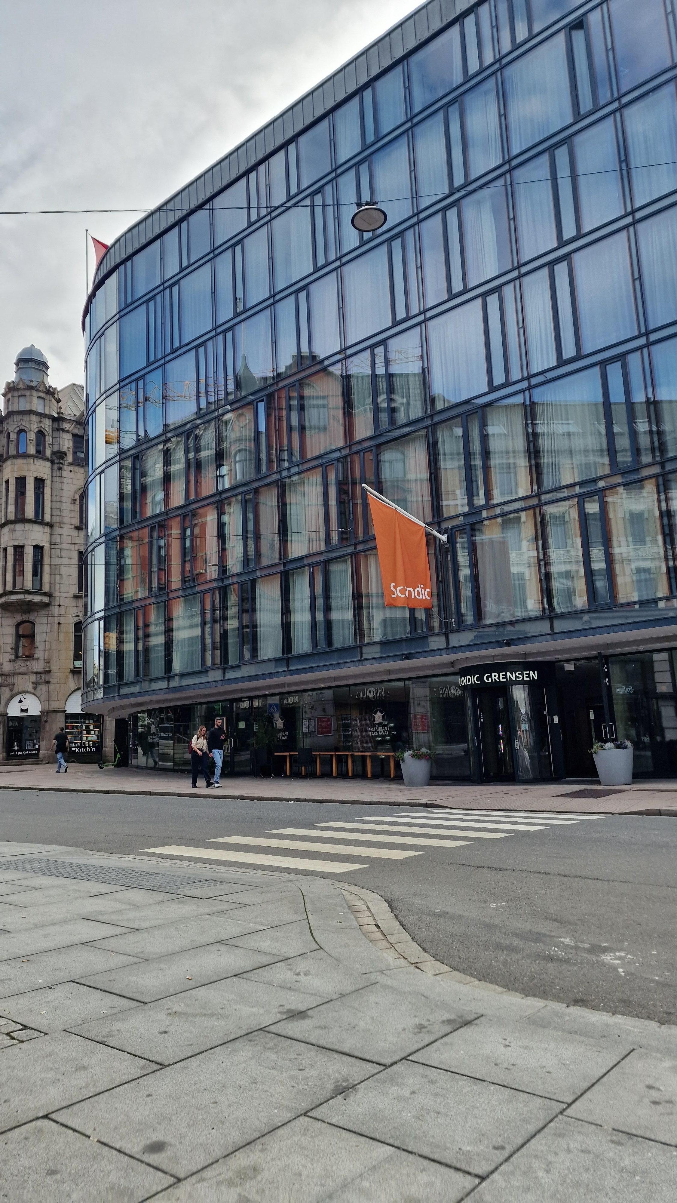 Entrance to the hotel