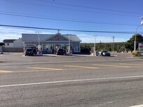 Gas and convenient store across the street.
Information building across the street.