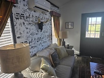 Great amenities, decor, quite and fun place to stay
