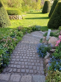 Weg zum Eingang