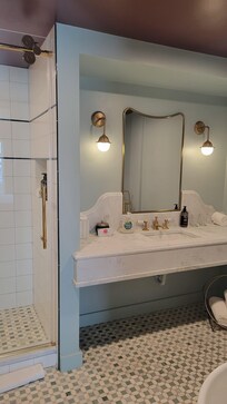 Main bathroom