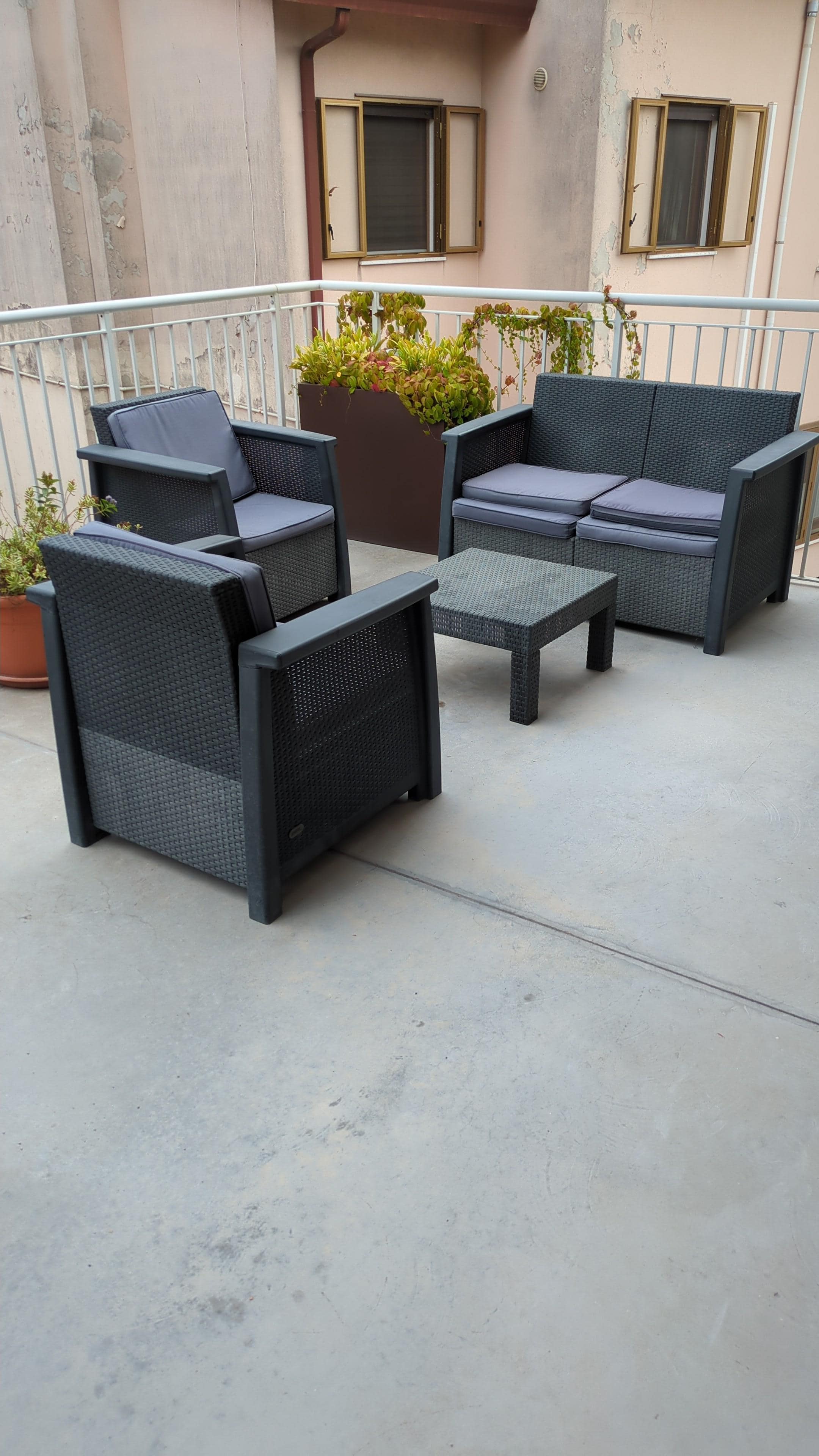 Balcony public space