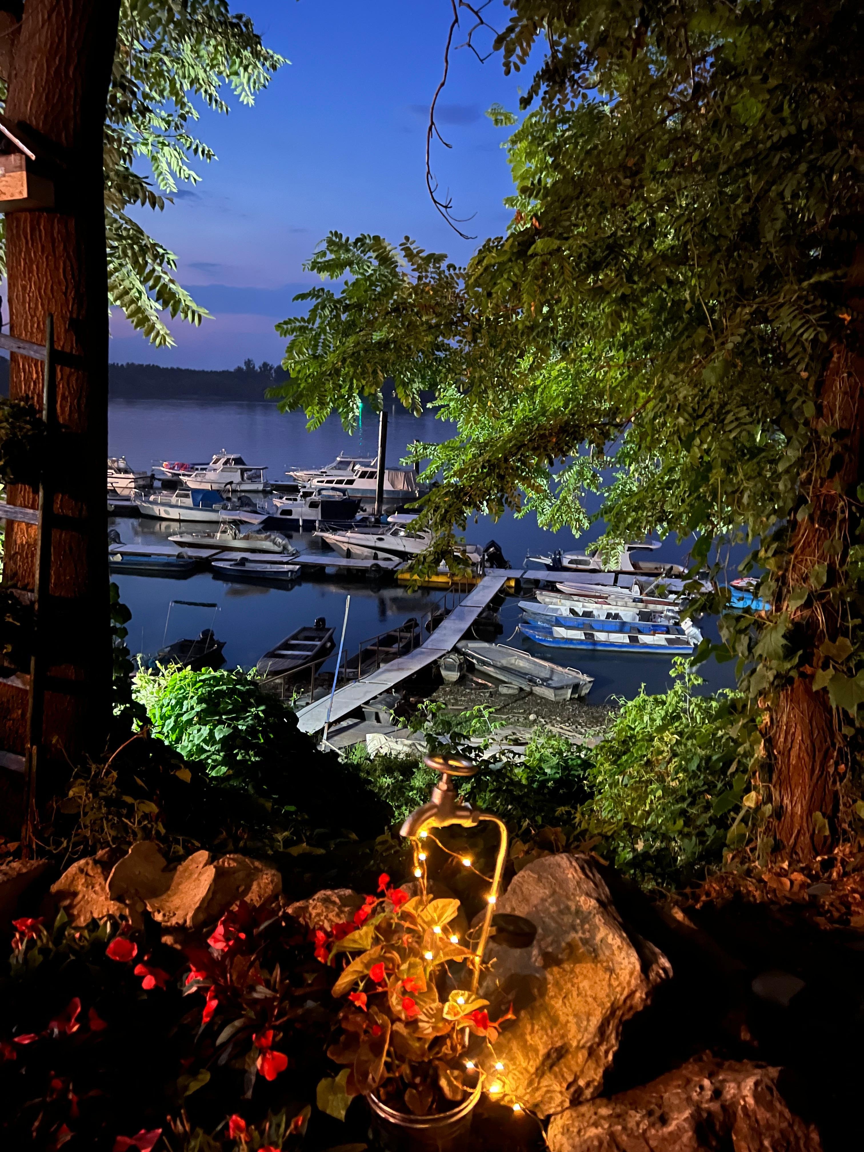 Riverside dining 
