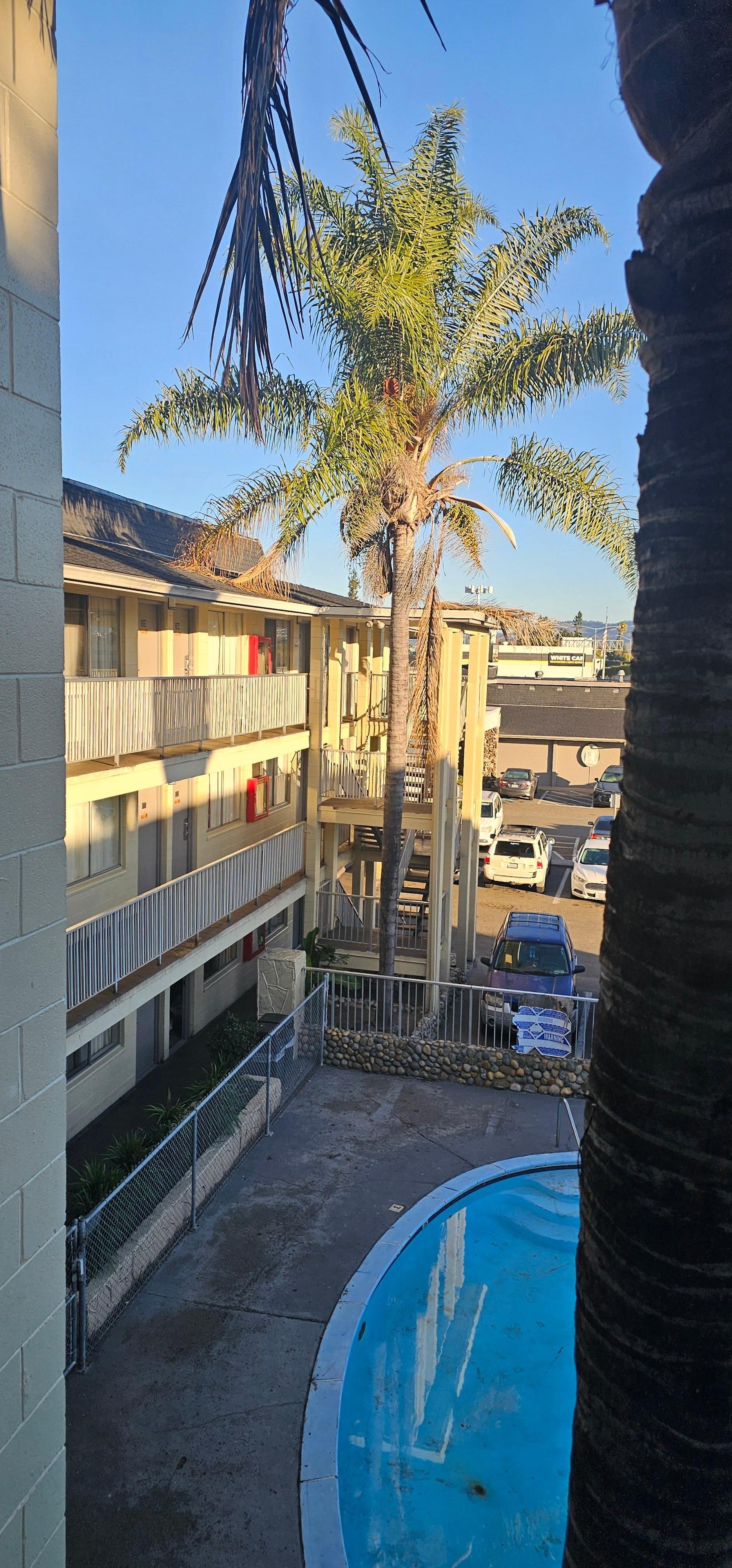 Look at advertised pic🫩